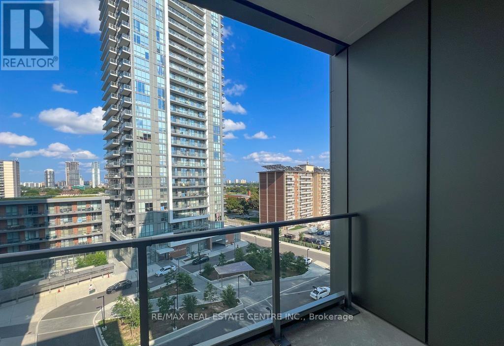 722 - 36 FOREST MANOR ROAD, toronto (henry farm), Ontario