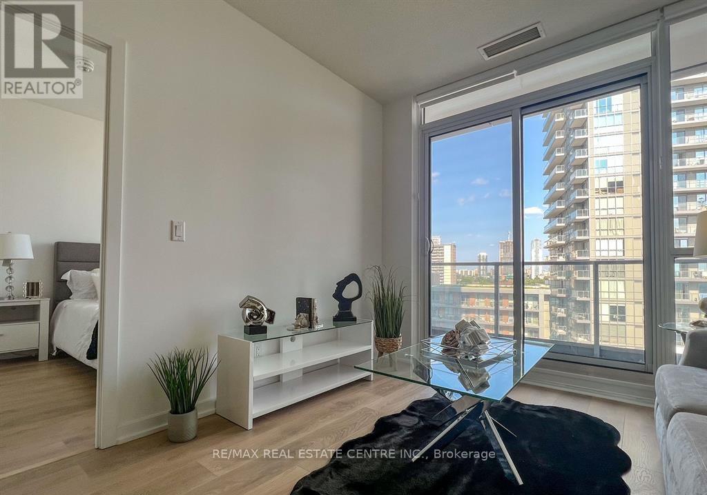 722 - 36 Forest Manor Road, Toronto (Henry Farm), Ontario  M2J 1M1 - Photo 5 - C13016502