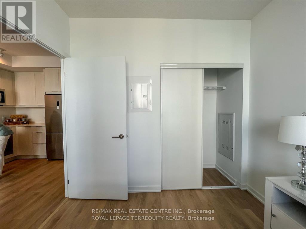 722 - 36 Forest Manor Road, Toronto (Henry Farm), Ontario  M2J 1M1 - Photo 8 - C13016502