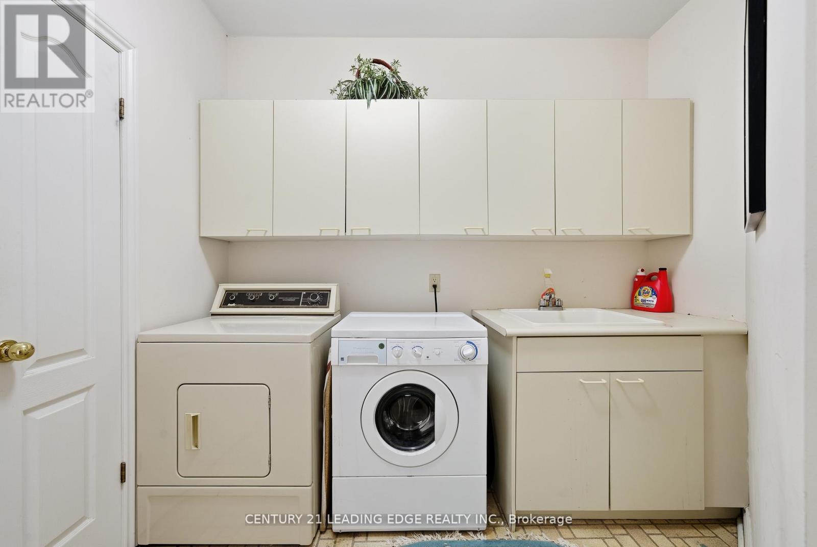 8 Bunhill Court, Ajax, Ontario  L1Z 1X5 - Photo 36 - E13016460