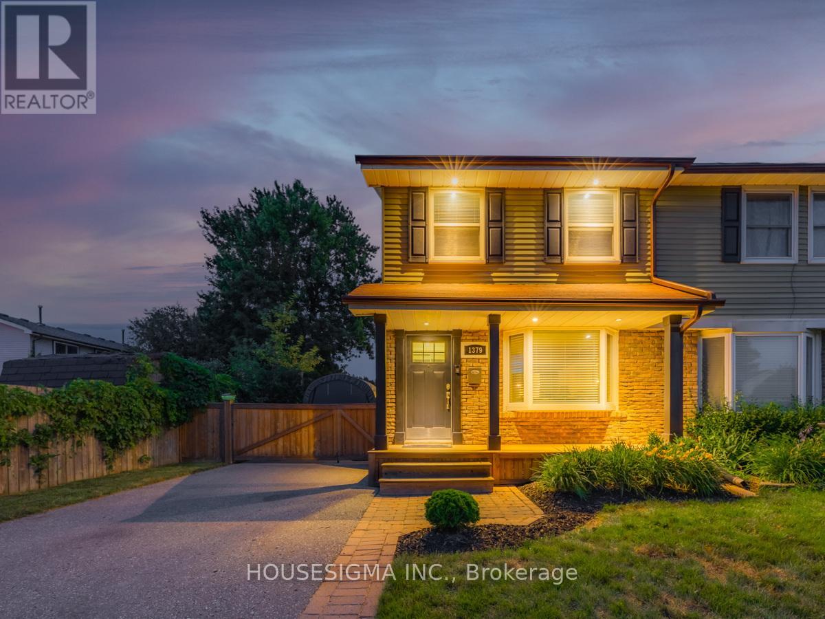 1379 Orlando Court, Oshawa, Ontario  L1G 6T8 - Photo 2 - E13016492