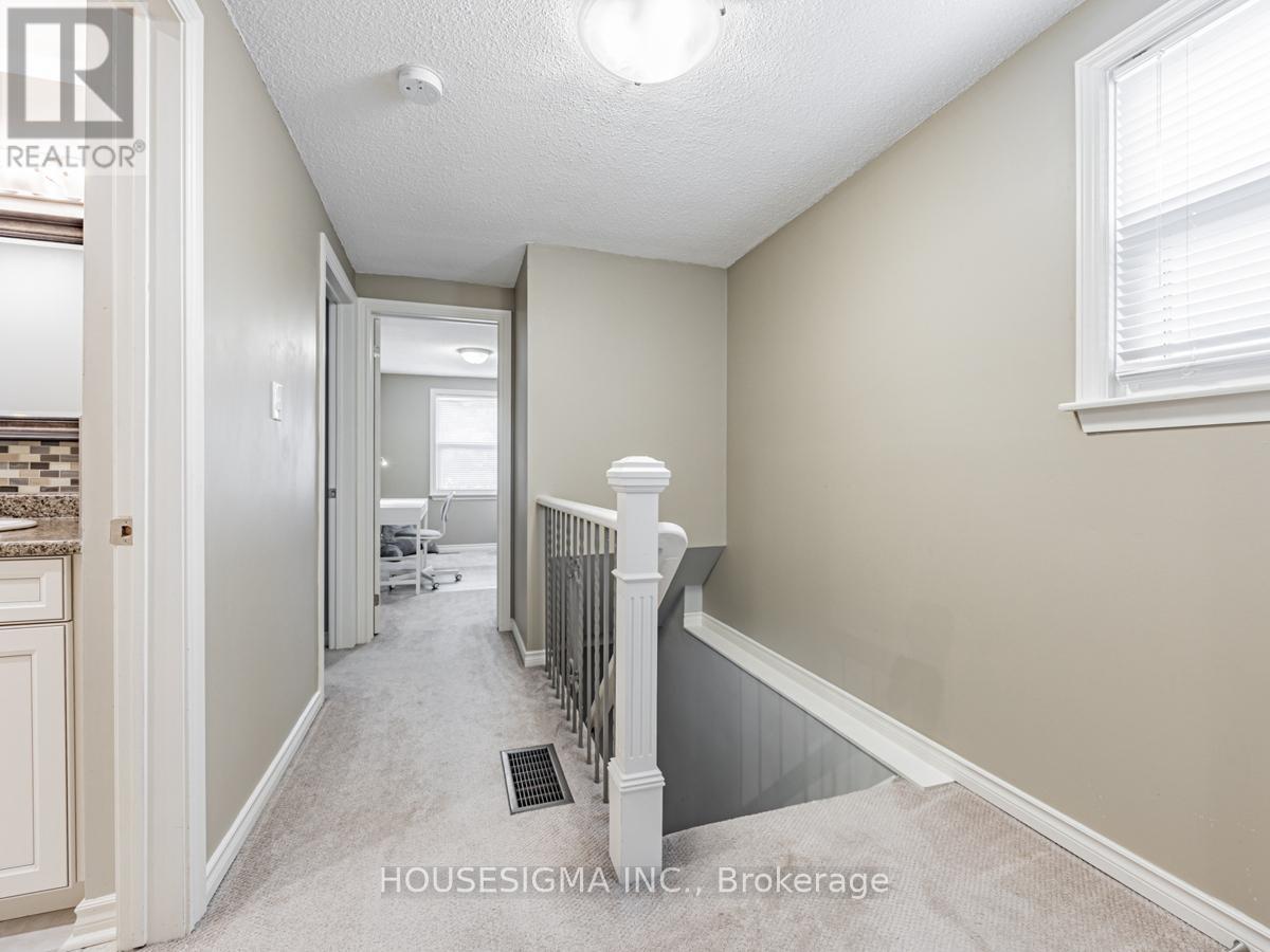 1379 Orlando Court, Oshawa, Ontario  L1G 6T8 - Photo 30 - E13016492