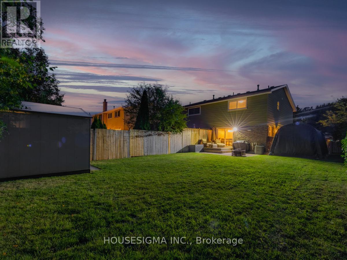 1379 Orlando Court, Oshawa, Ontario  L1G 6T8 - Photo 4 - E13016492