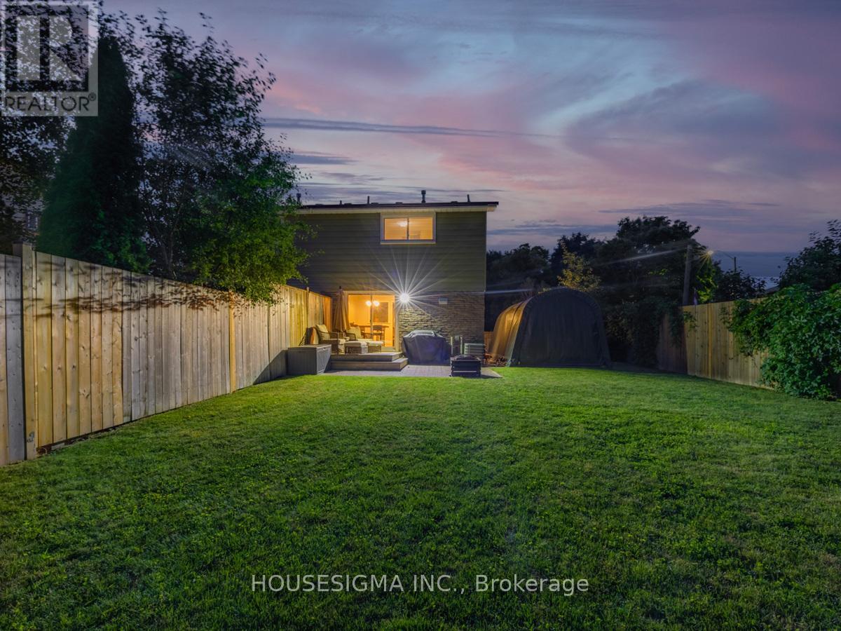 1379 Orlando Court, Oshawa, Ontario  L1G 6T8 - Photo 5 - E13016492