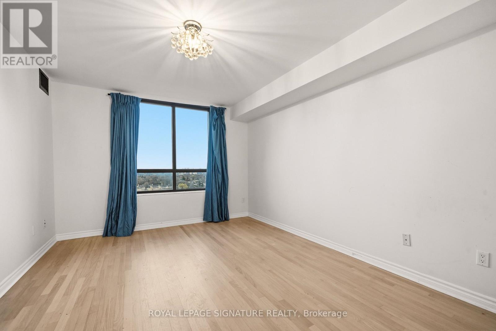 2217 - 18 Sommerset Way, Toronto, Ontario  M2N 6X5 - Photo 12 - C13008628