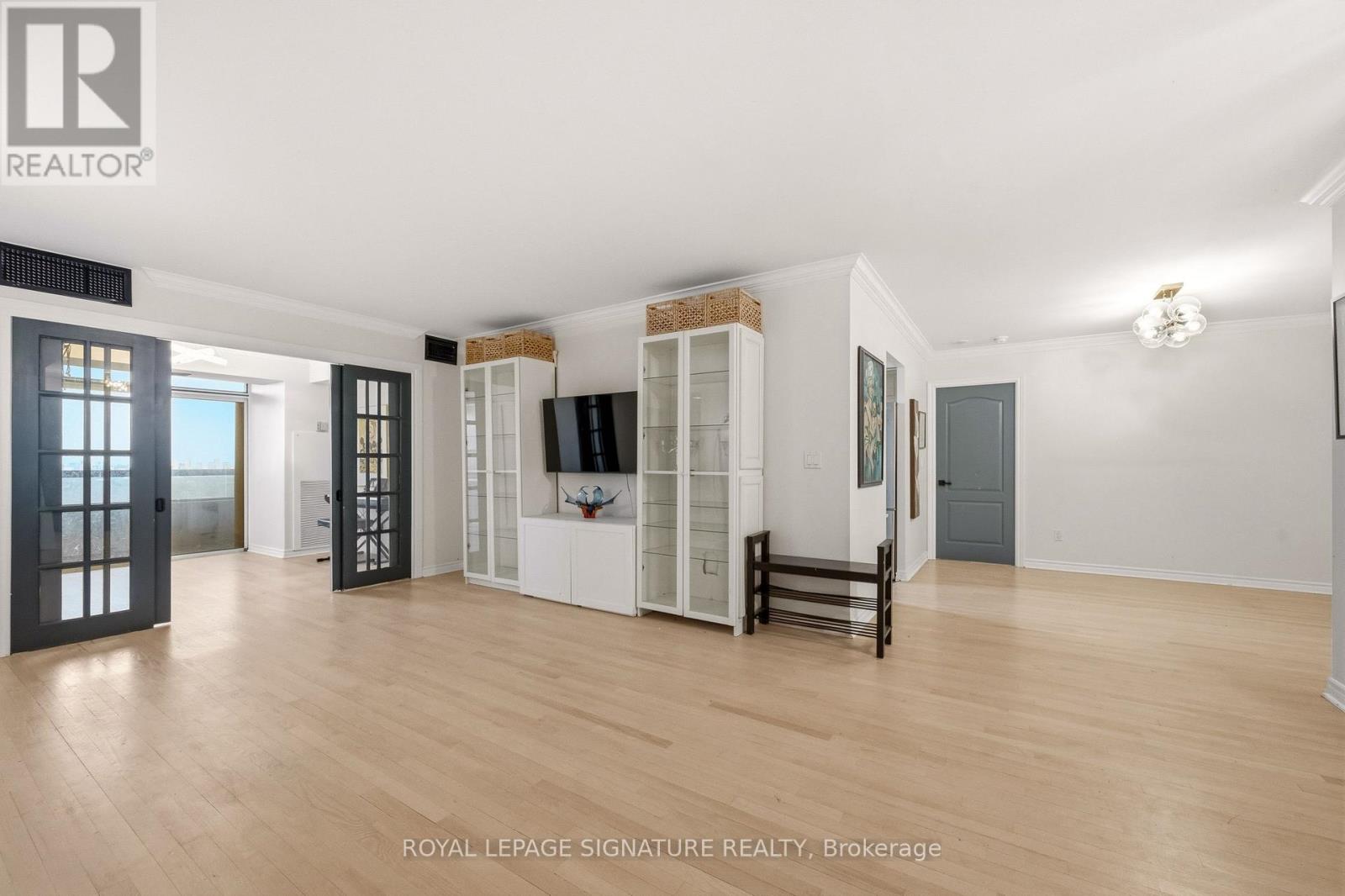 2217 - 18 Sommerset Way, Toronto, Ontario  M2N 6X5 - Photo 6 - C13008628