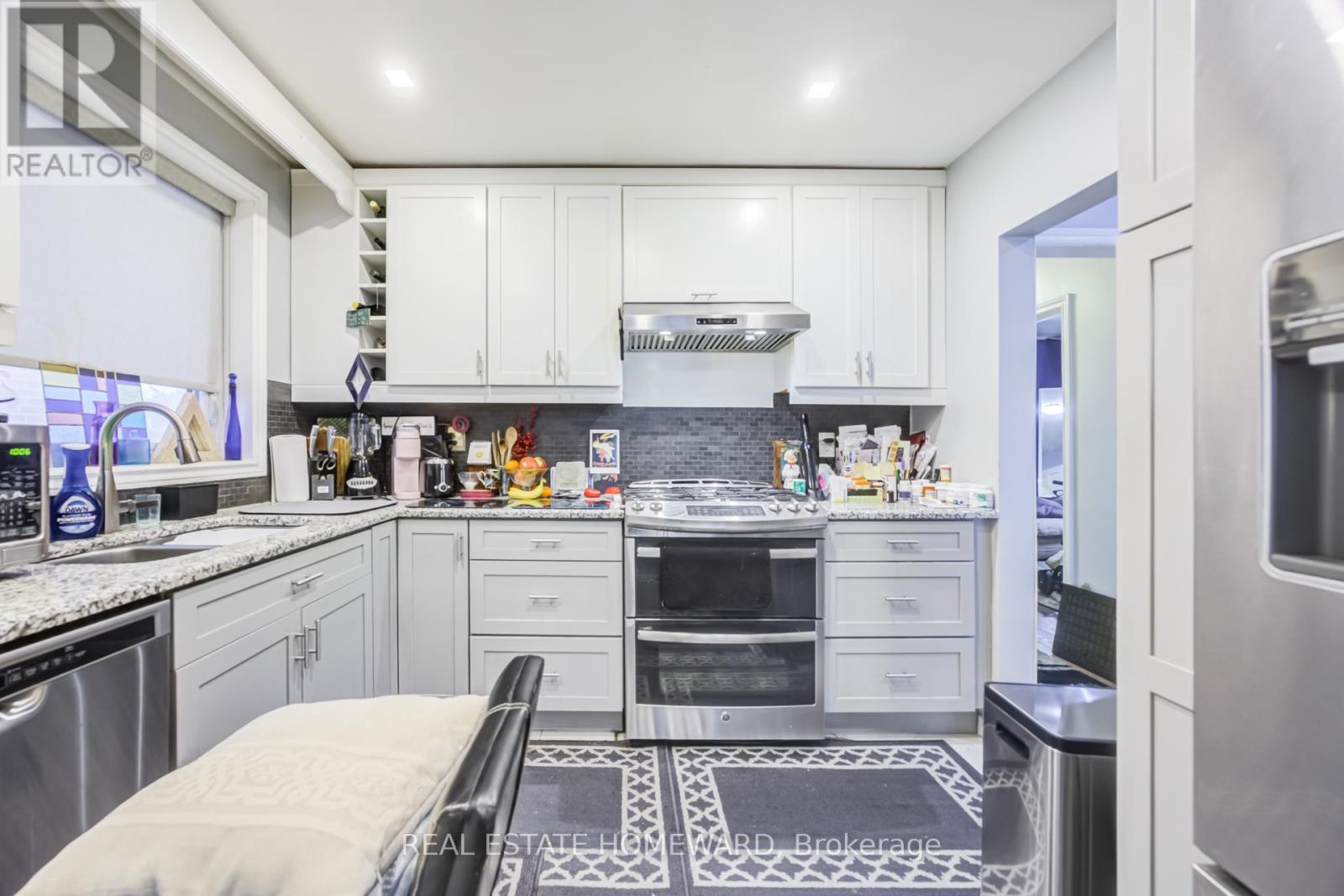 4 Moorecroft Crescent, Toronto, Ontario  M1K 3V1 - Photo 5 - E12539392