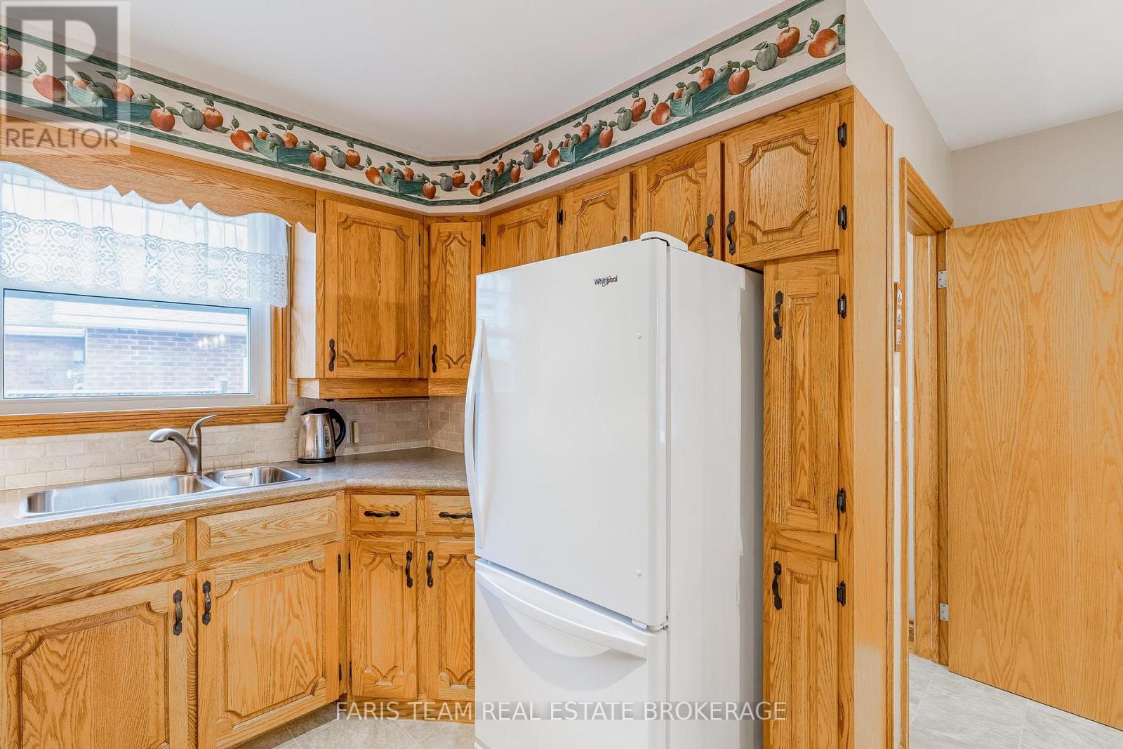 142 Oriole Drive, East Gwillimbury, Ontario  L9N 1G9 - Photo 12 - N12895022