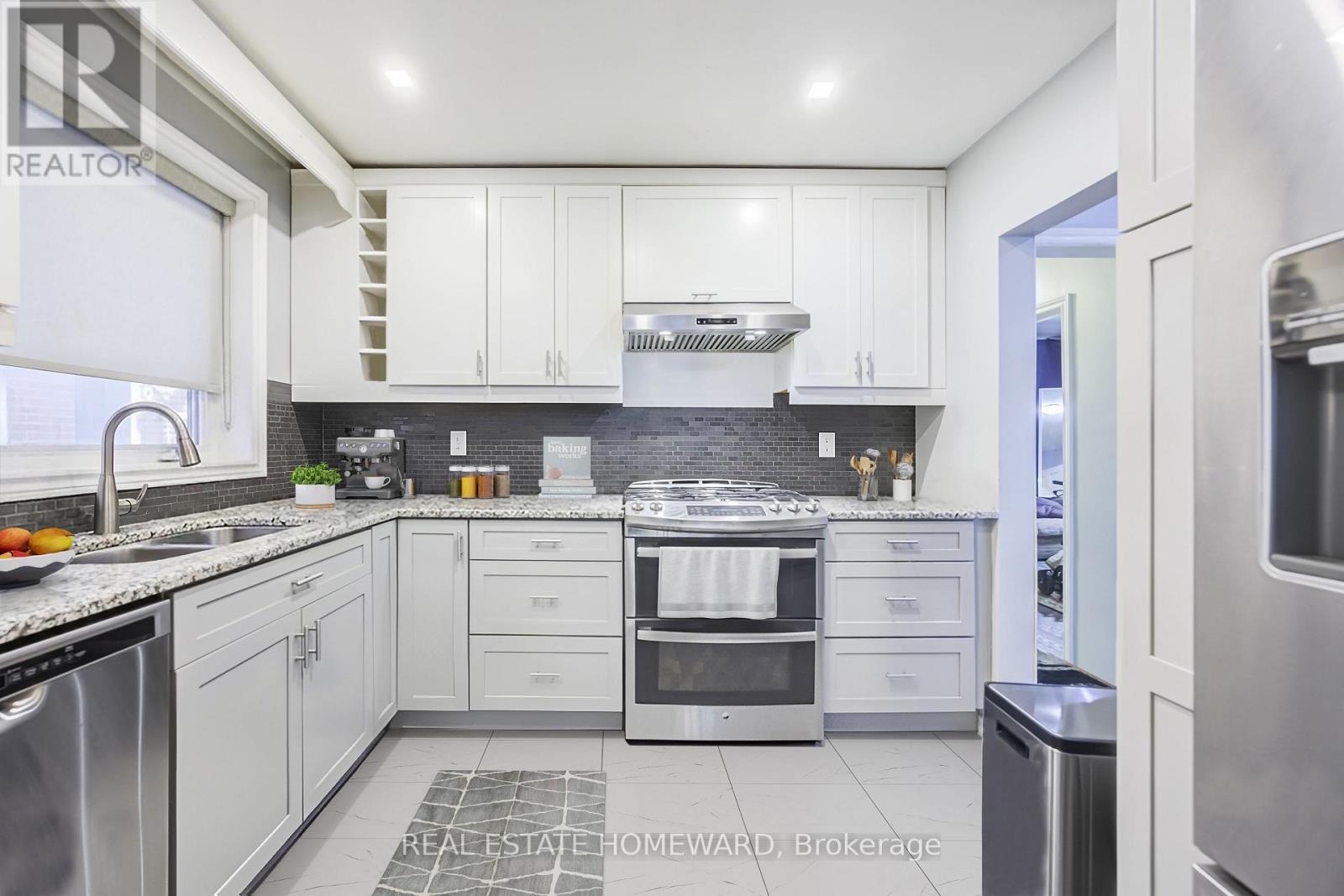 4 Moorecroft Crescent, Toronto, Ontario  M1K 3V1 - Photo 4 - E12539392