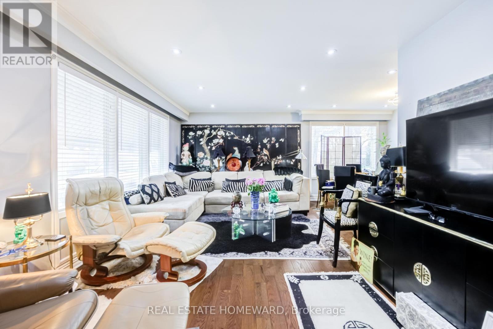 4 Moorecroft Crescent, Toronto, Ontario  M1K 3V1 - Photo 2 - E12539392