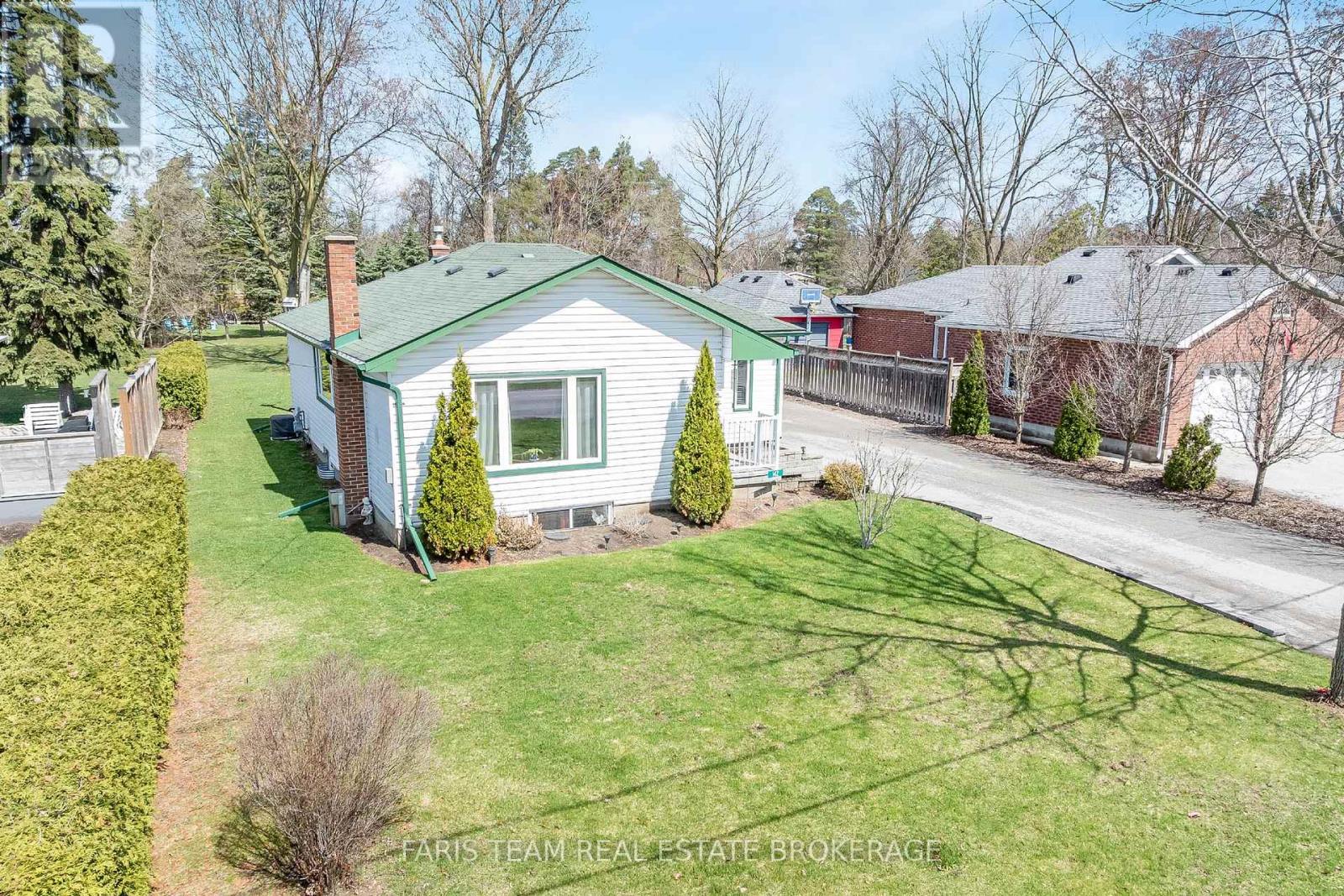 142 Oriole Drive, East Gwillimbury, Ontario  L9N 1G9 - Photo 3 - N12895022