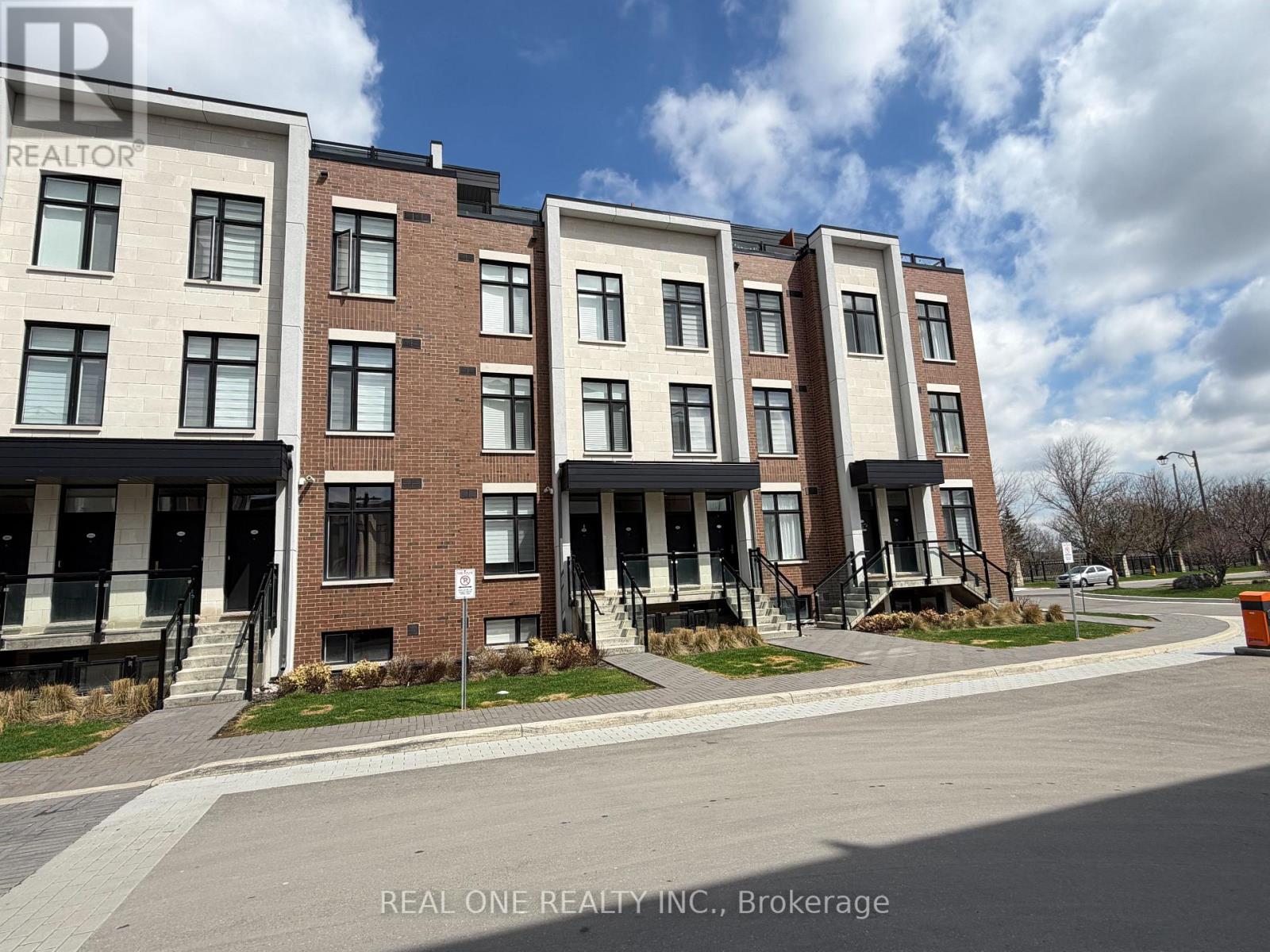 207 - 9560 Islington Avenue, Vaughan, Ontario  L4H 5E8 - Photo 3 - N13016444