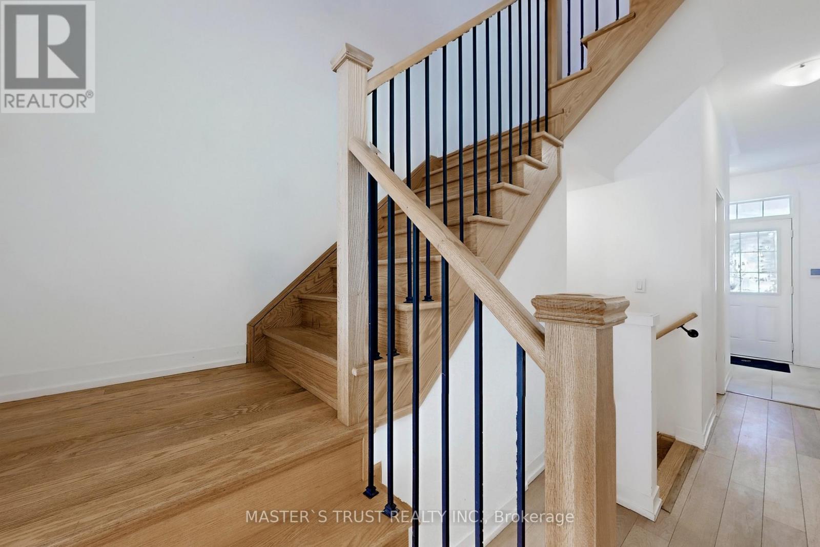 208 Harding Park Street, Newmarket (Glenway Estates), Ontario  L3Y 0E3 - Photo 16 - N13016452