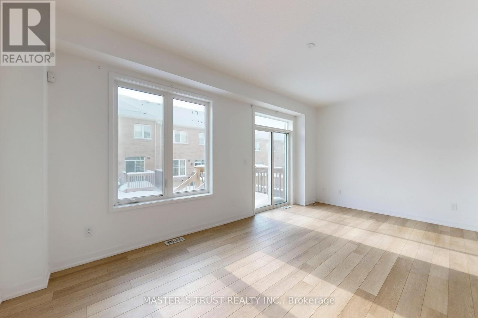 208 Harding Park Street, Newmarket (Glenway Estates), Ontario  L3Y 0E3 - Photo 5 - N13016452