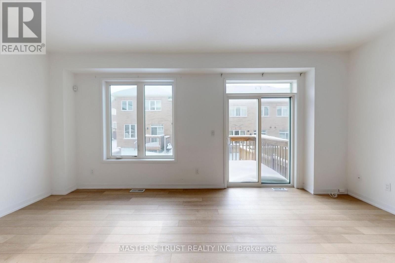 208 Harding Park Street, Newmarket (Glenway Estates), Ontario  L3Y 0E3 - Photo 7 - N13016452