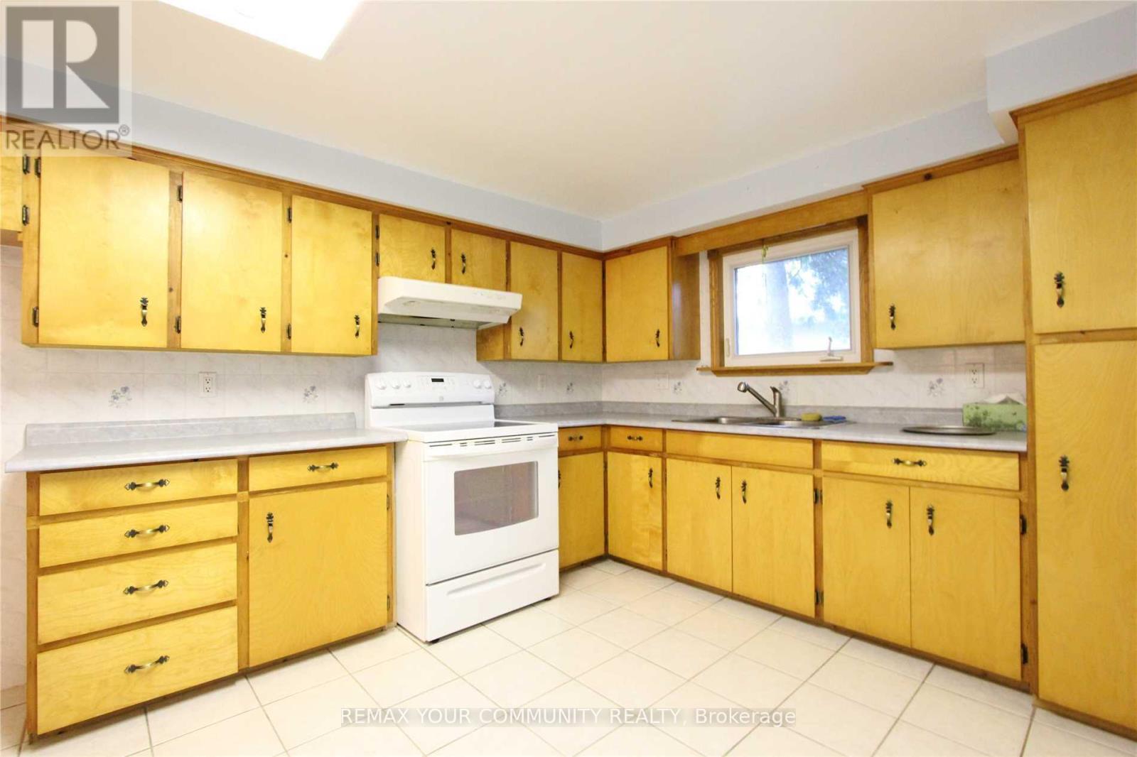 184 Riverbank Drive, Georgina, Ontario  L0E 1N0 - Photo 2 - N13016516