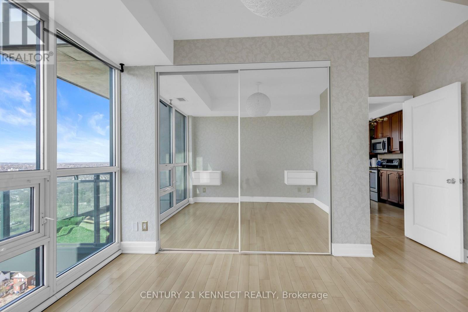 2408 - 100 John Street, Brampton, Ontario  L6N 2S8 - Photo 16 - W13016448