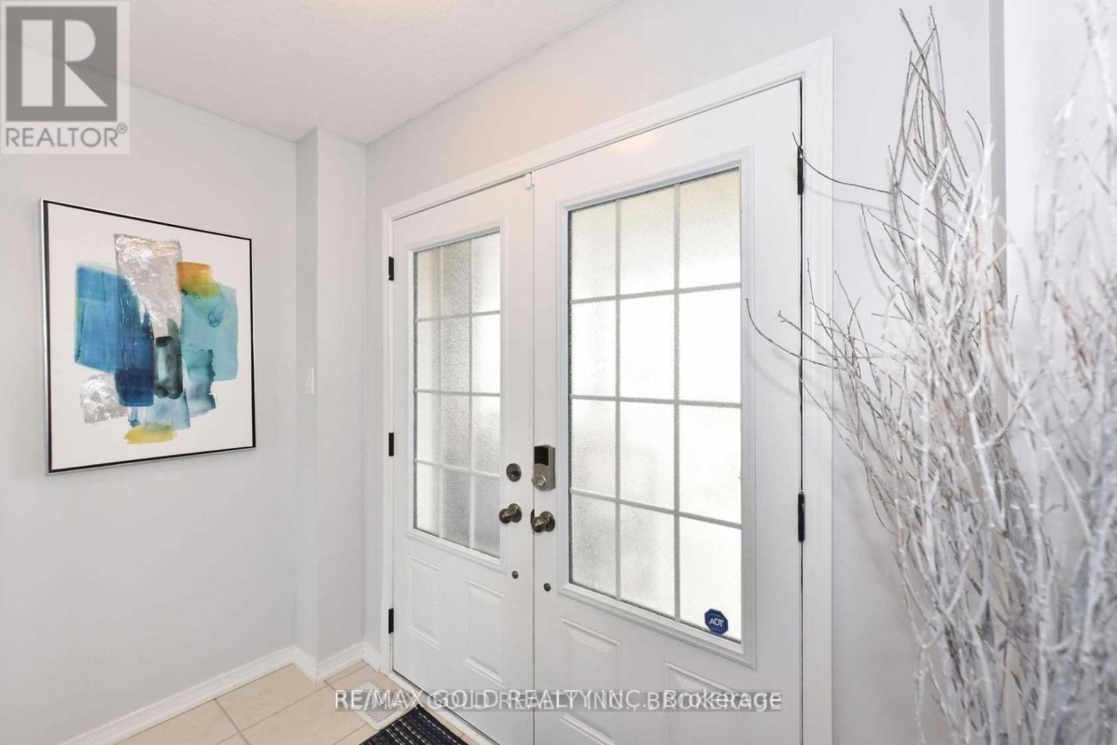 472 Queen Mary Drive, Brampton, Ontario  L7A 4L2 - Photo 2 - W13016526