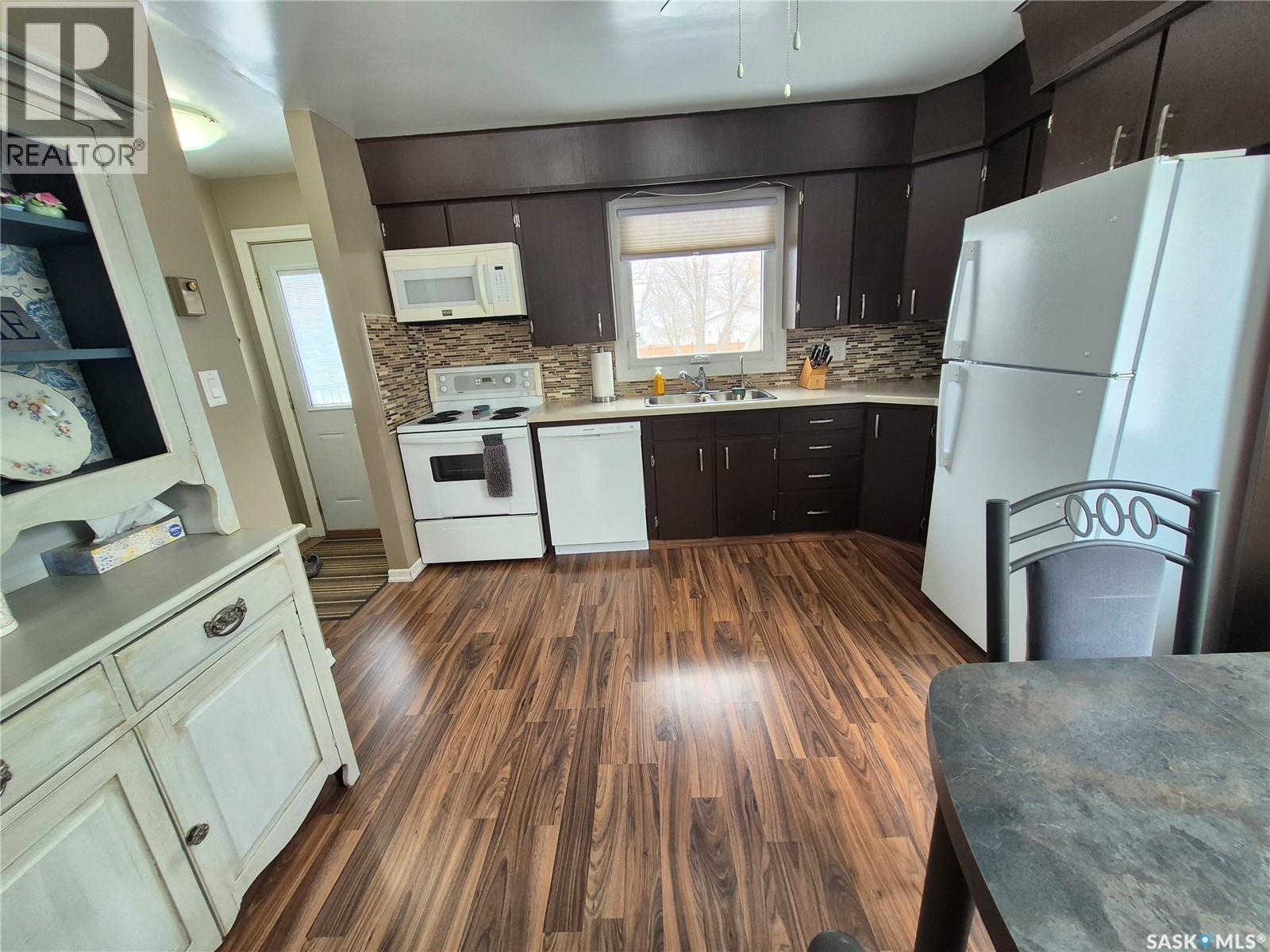 309 Frederick Street, Ogema, Saskatchewan  S0C 1Y0 - Photo 10 - SK033314