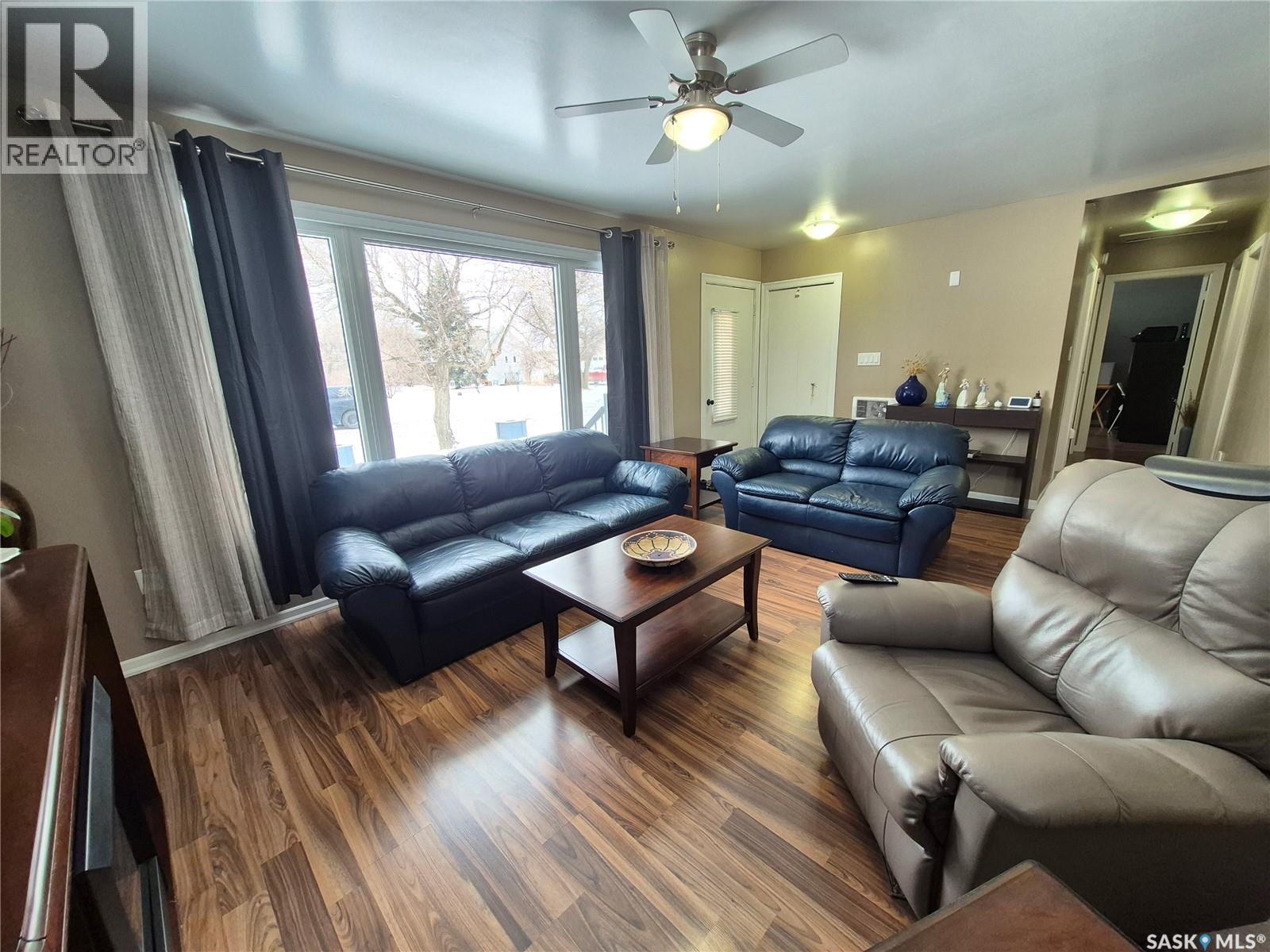 309 Frederick Street, Ogema, Saskatchewan  S0C 1Y0 - Photo 6 - SK033314