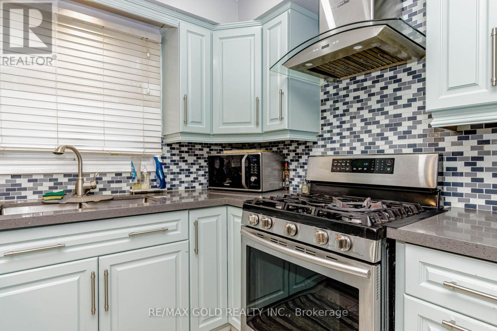 6 Nutmeg Street, Brampton, Ontario  L6S 4A8 - Photo 19 - W13016060