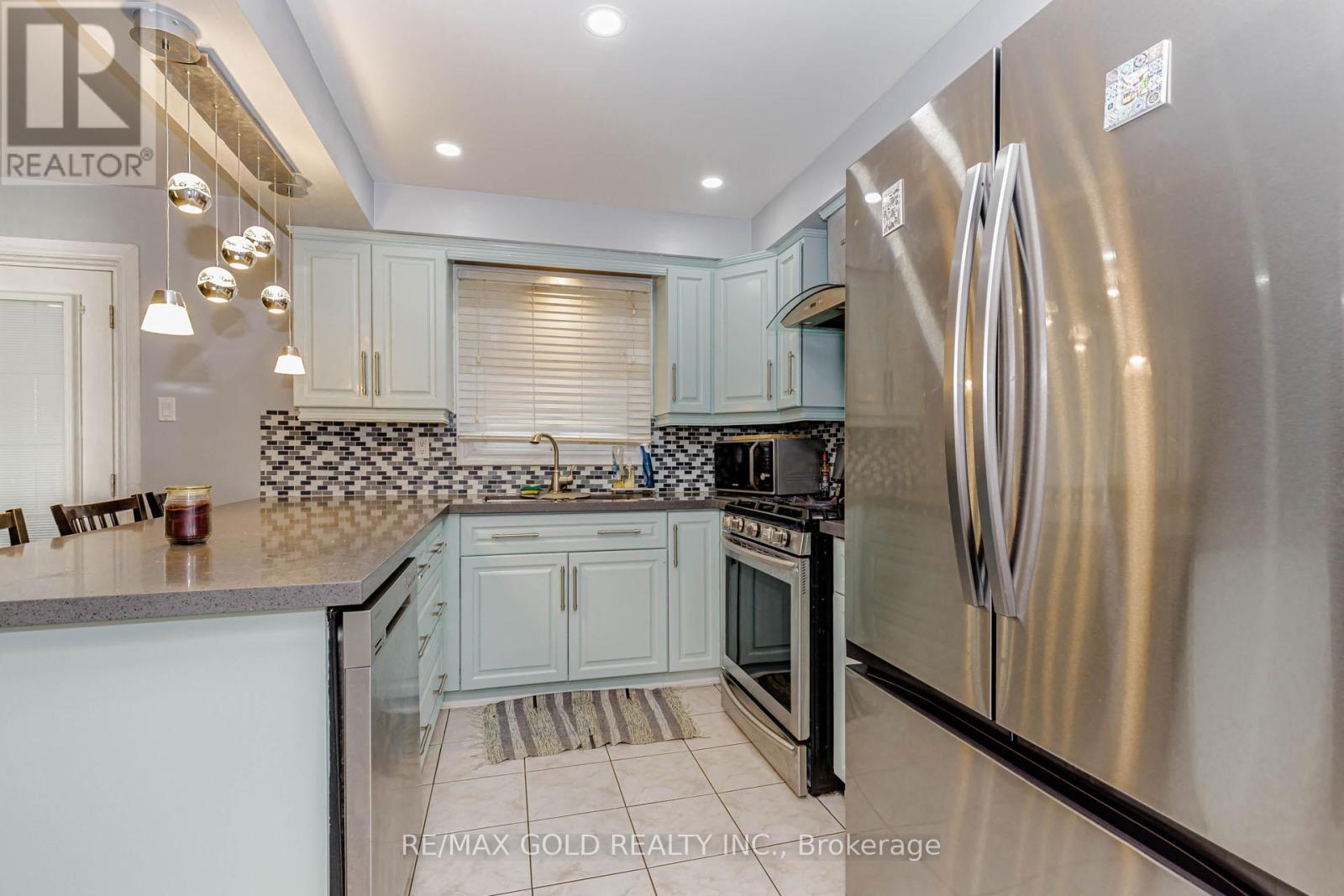 6 Nutmeg Street, Brampton, Ontario  L6S 4A8 - Photo 18 - W13016060