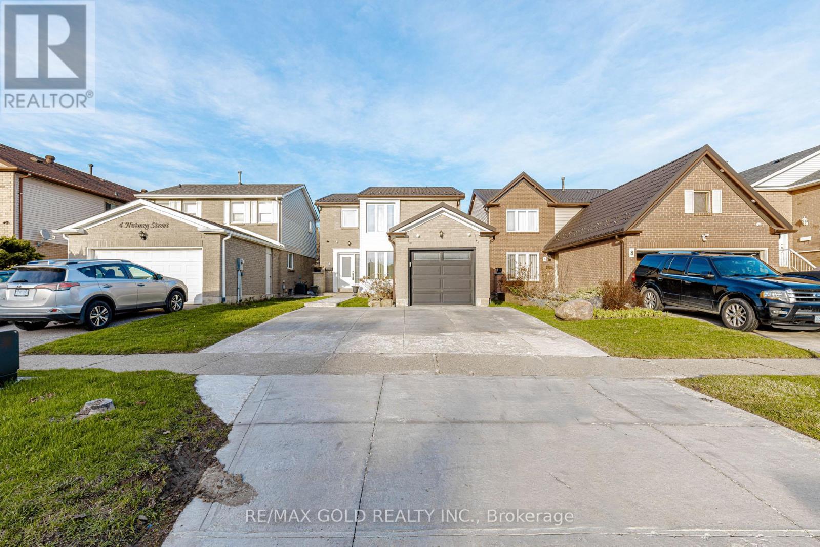 6 Nutmeg Street, Brampton, Ontario  L6S 4A8 - Photo 4 - W13016060