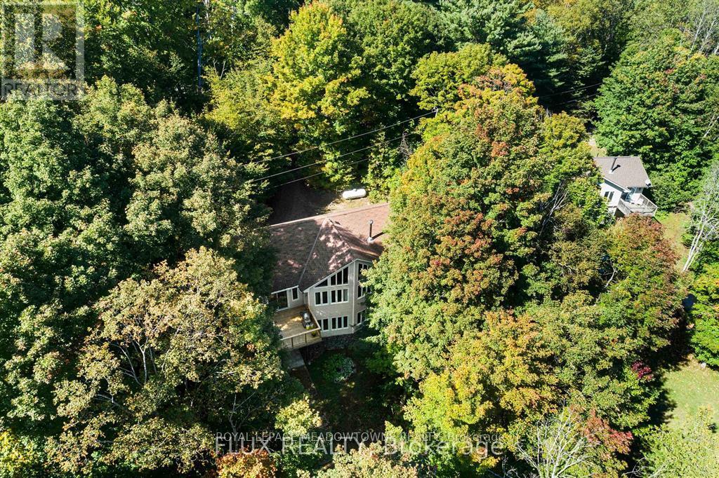 1658 Hospitality Road, Minden Hills, Ontario  K0M 2K0 - Photo 2 - X12860346