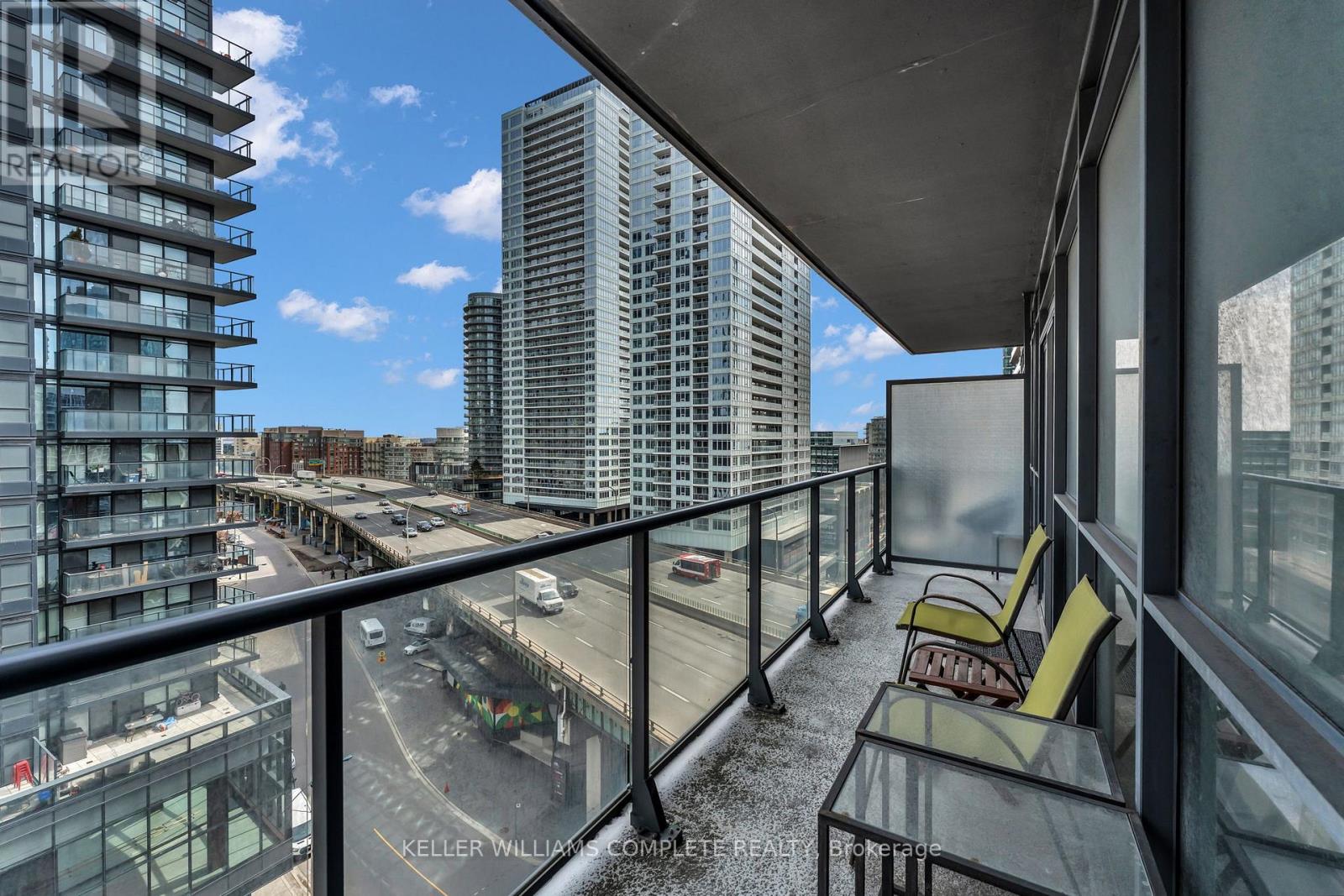 1008 - 169 Fort York Boulevard, Toronto, Ontario  M5V 0C8 - Photo 10 - C12930896