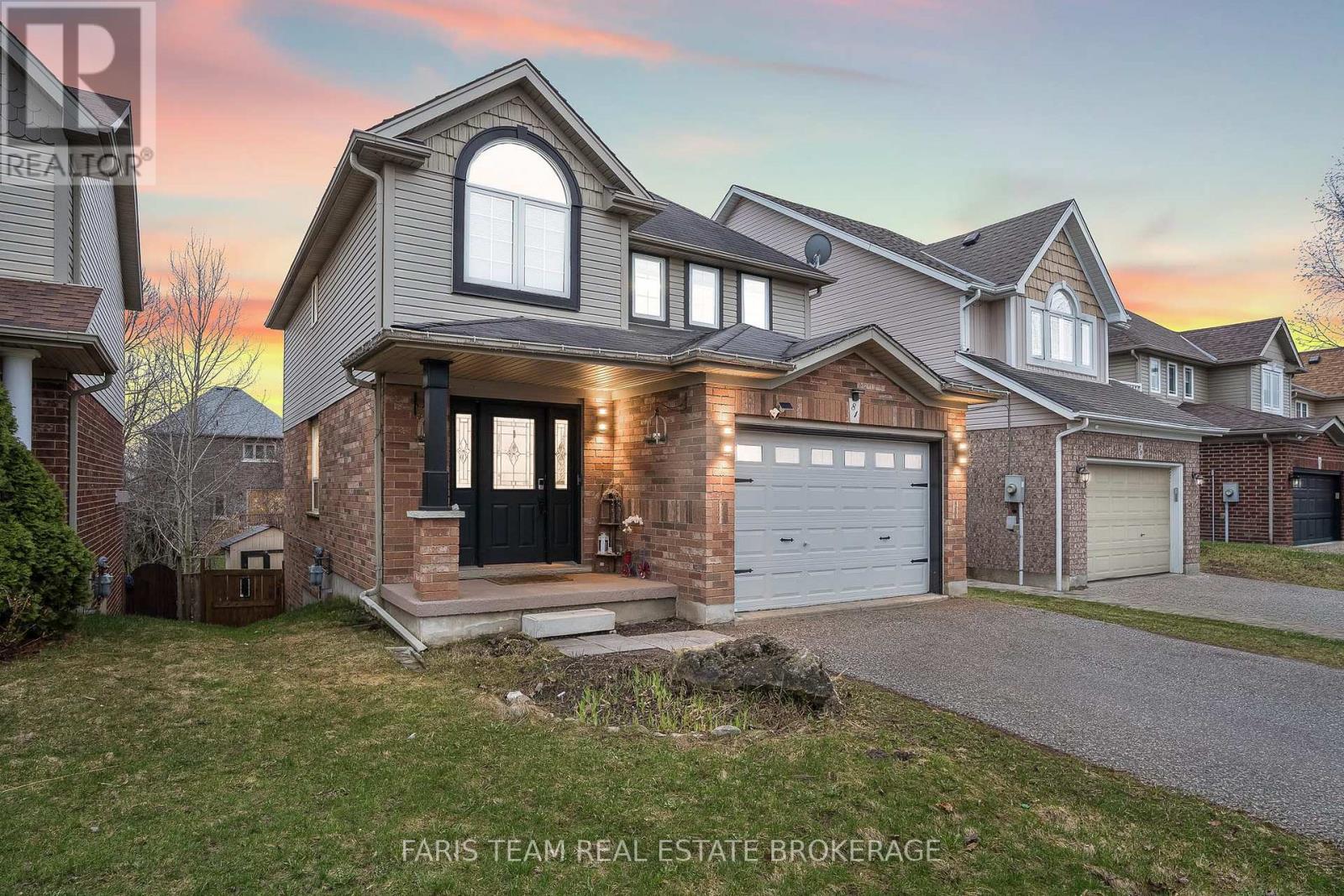 81 Wallace Street, New Tecumseth, Ontario  L9R 2G6 - Photo 2 - N12903894