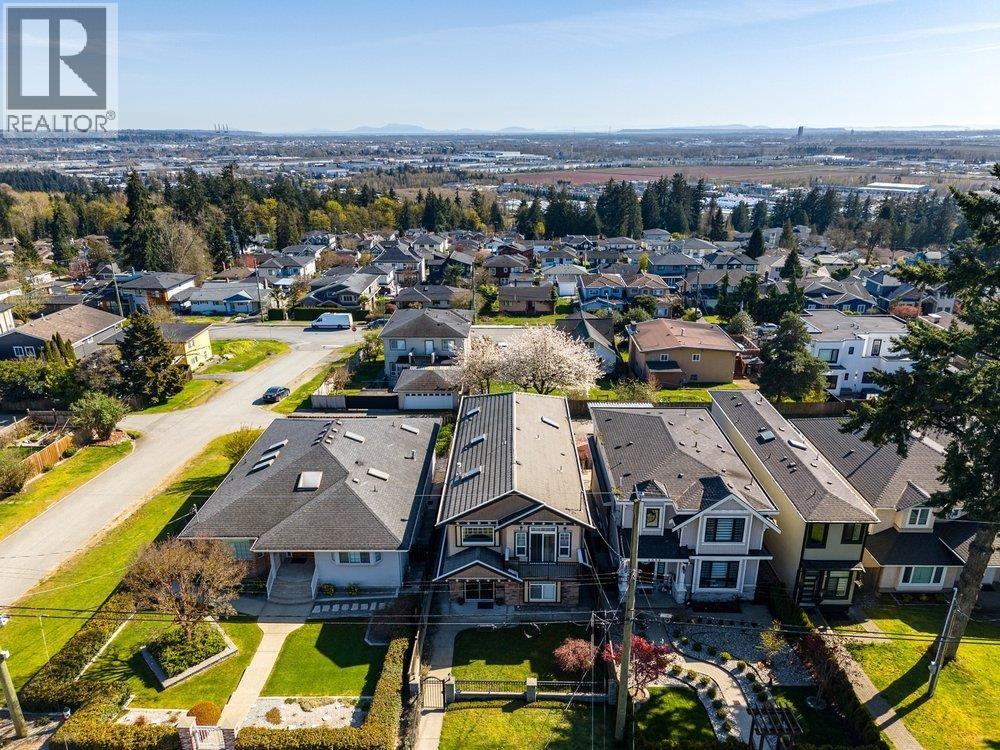 6080 Mckee Street, Burnaby, British Columbia  V5J 2V5 - Photo 3 - R3112997