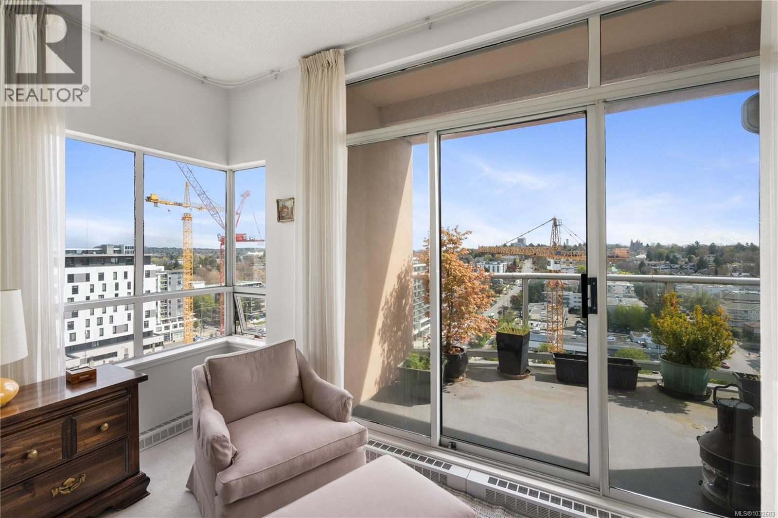 1703 1020 View St, Victoria, British Columbia  V8V 4Y4 - Photo 27 - 1032683