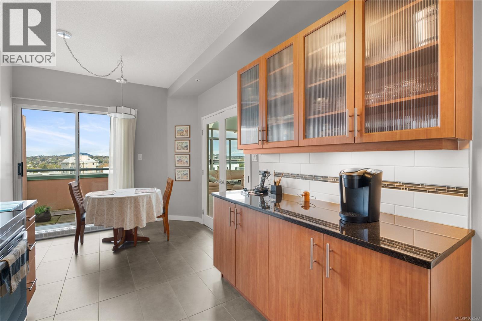 1703 1020 View St, Victoria, British Columbia  V8V 4Y4 - Photo 21 - 1032683