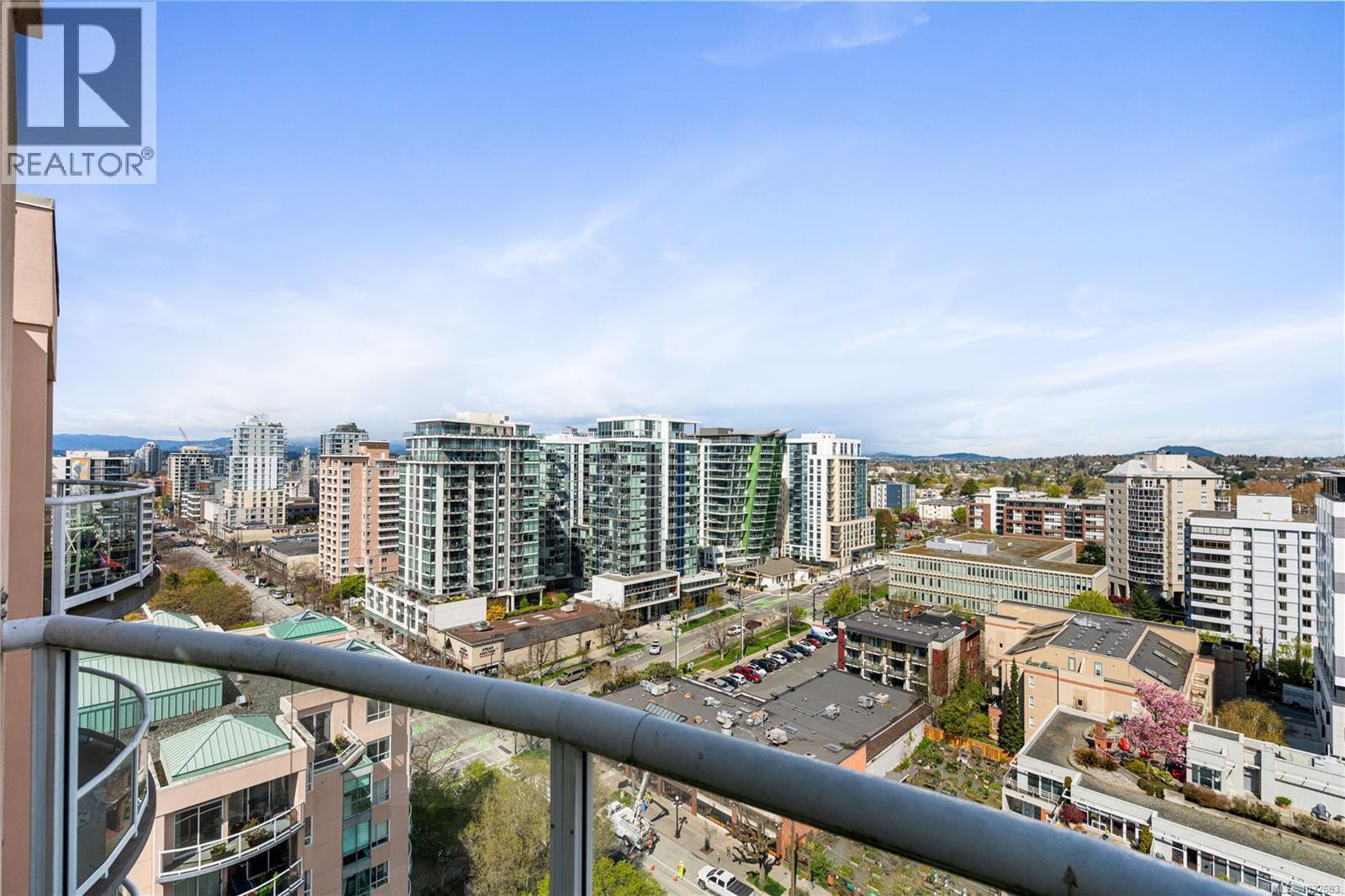 1703 1020 View St, Victoria, British Columbia  V8V 4Y4 - Photo 8 - 1032683