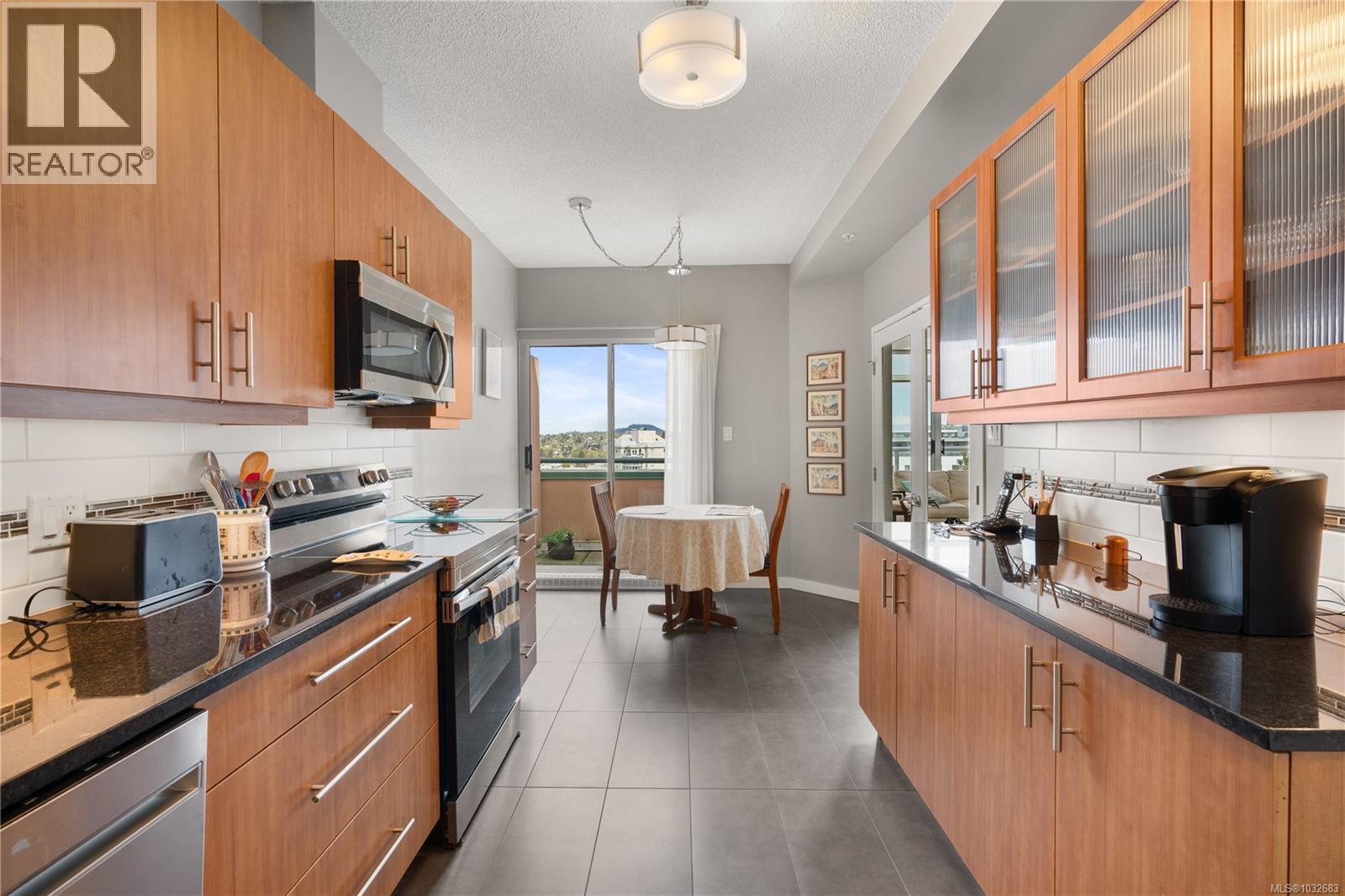 1703 1020 View St, Victoria, British Columbia  V8V 4Y4 - Photo 22 - 1032683