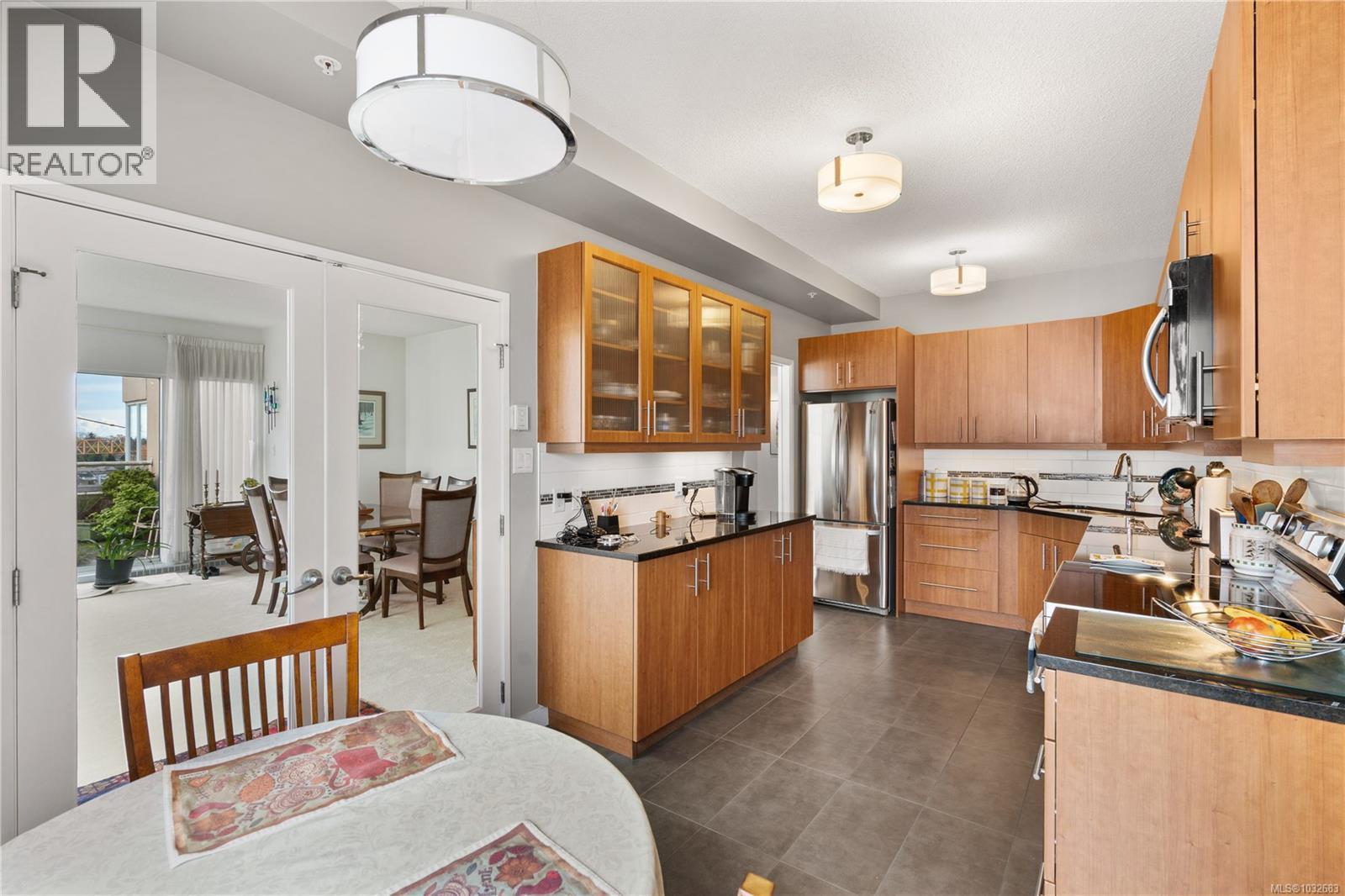 1703 1020 View St, Victoria, British Columbia  V8V 4Y4 - Photo 23 - 1032683