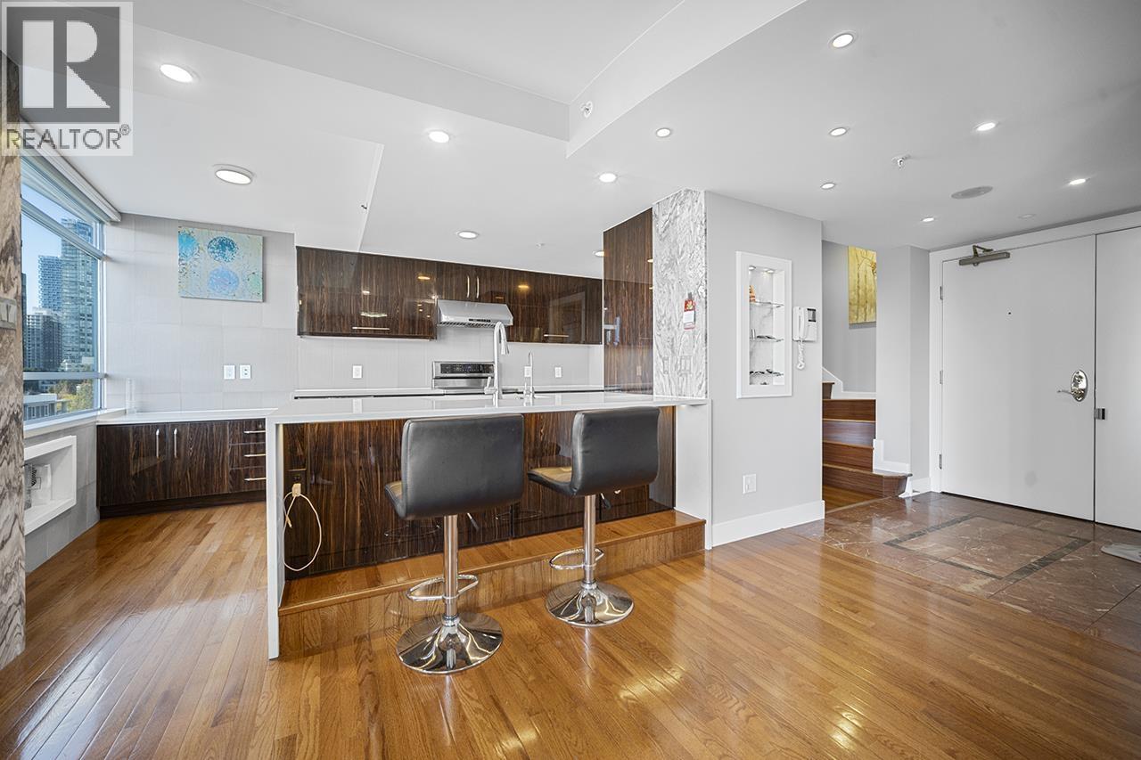 Ph1003 1288 Marinaside Crescent, Vancouver, British Columbia  V6Z 2W5 - Photo 5 - R3112919