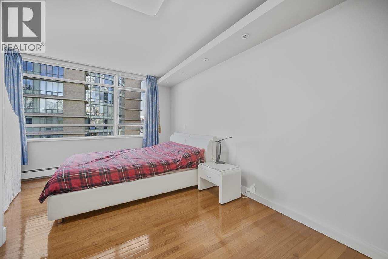 Ph1003 1288 Marinaside Crescent, Vancouver, British Columbia  V6Z 2W5 - Photo 10 - R3112919