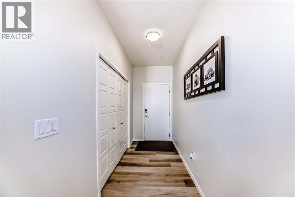 1402, 33 Carringham Gate Nw, Calgary, Alberta  T3P 2H6 - Photo 6 - A2298754