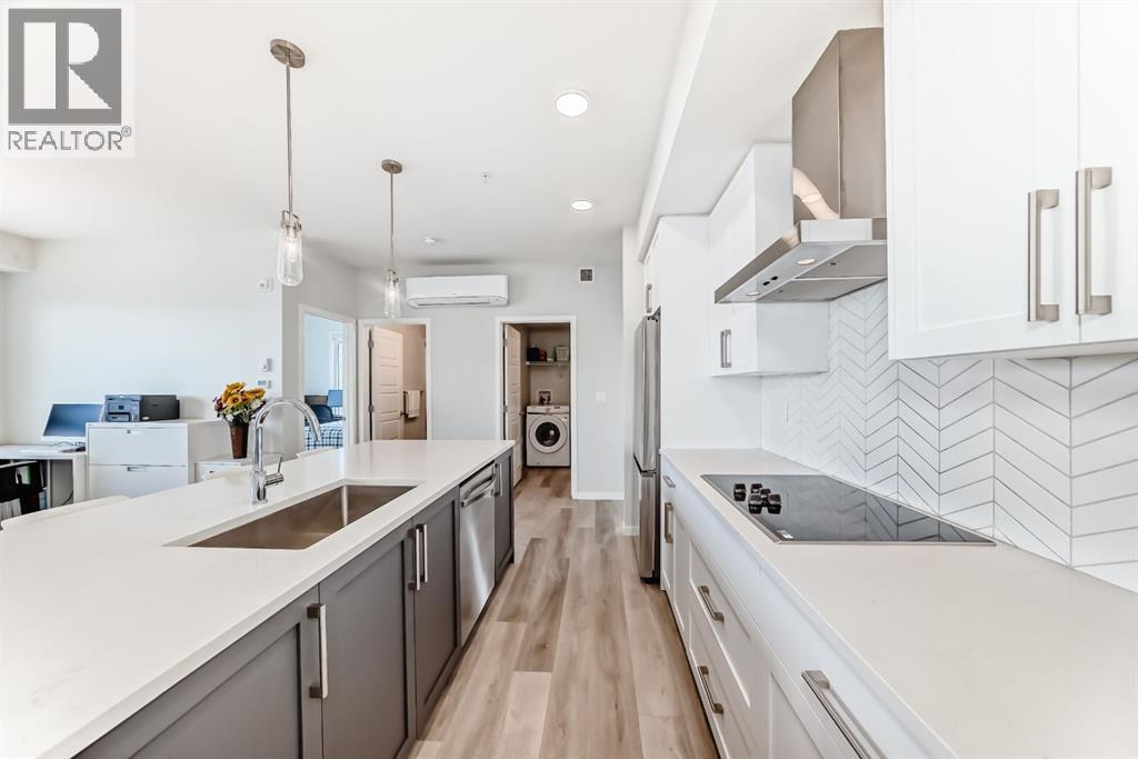 1402, 33 Carringham Gate Nw, Calgary, Alberta  T3P 2H6 - Photo 9 - A2298754