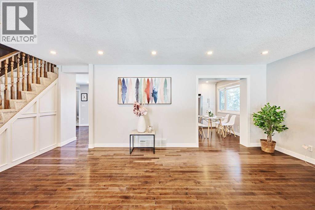 103 Pump Hill Road, Calgary, Alberta  T2V 4L7 - Photo 5 - A2302791