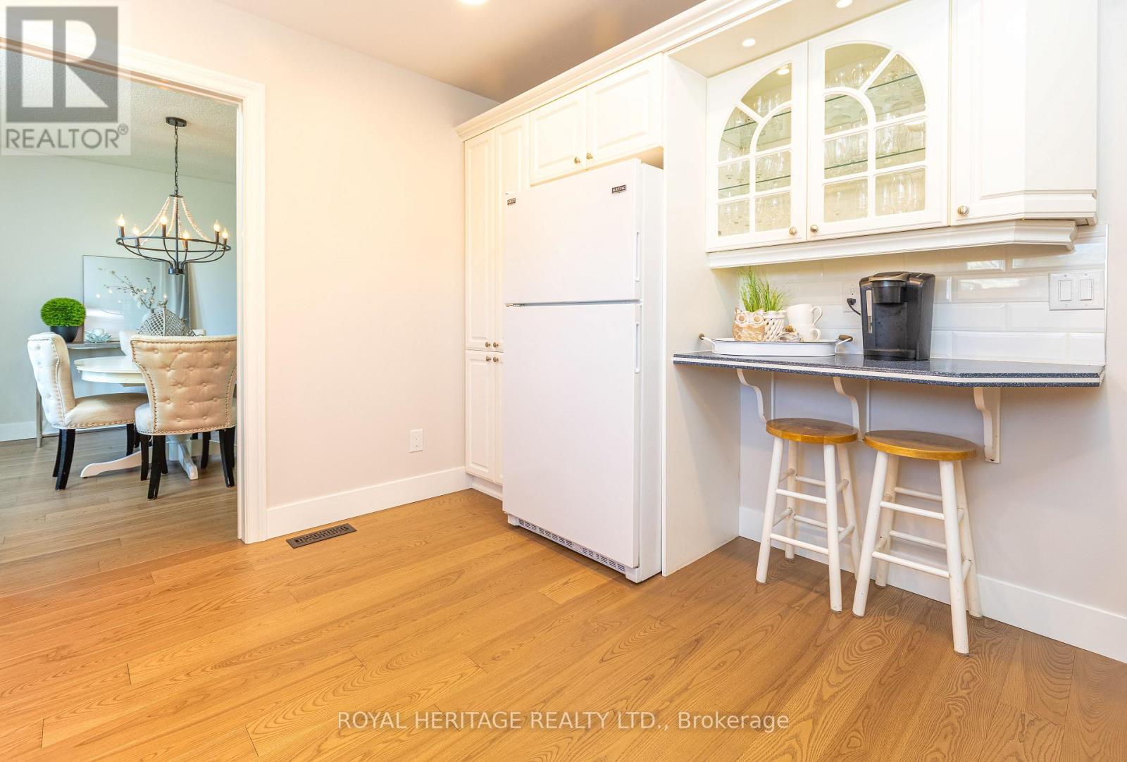 53 Teresa Drive, Whitby, Ontario  L1N 6H9 - Photo 15 - E13015382