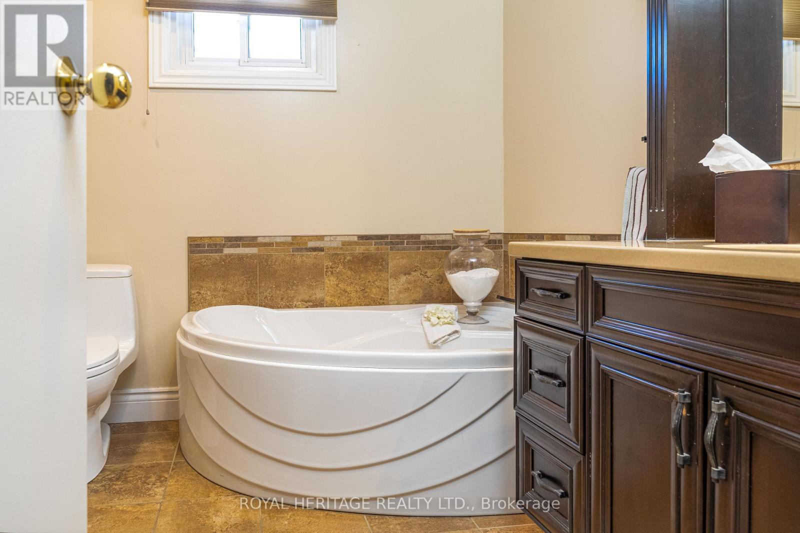 53 Teresa Drive, Whitby, Ontario  L1N 6H9 - Photo 31 - E13015382