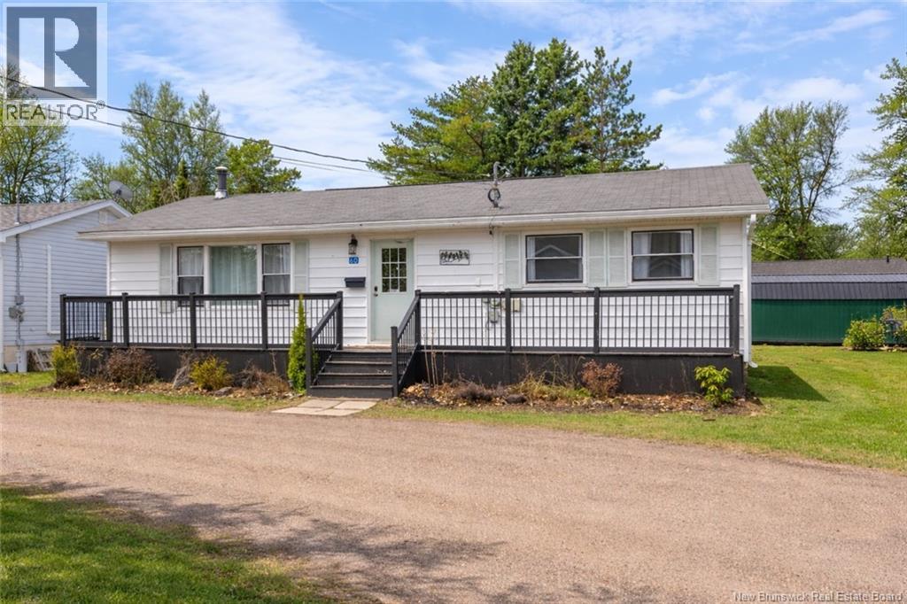 60 Third Avenue, Pointe-Du-Chêne, New Brunswick  E4P 5H8 - Photo 3 - NB137407