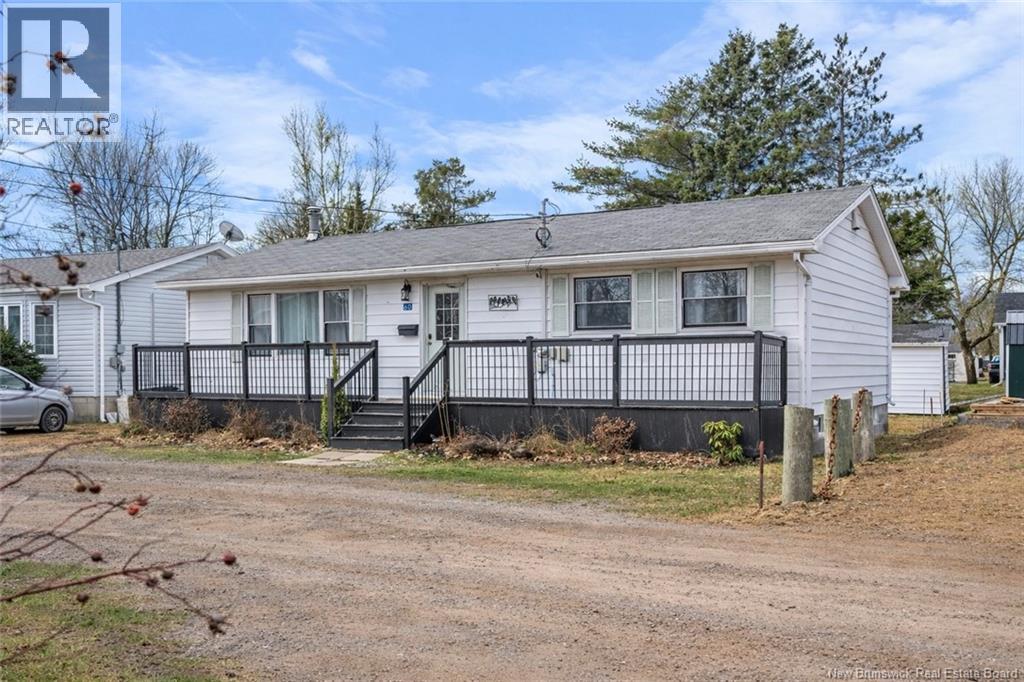 60 Third Avenue, Pointe-Du-Chêne, New Brunswick  E4P 5H8 - Photo 1 - NB137407