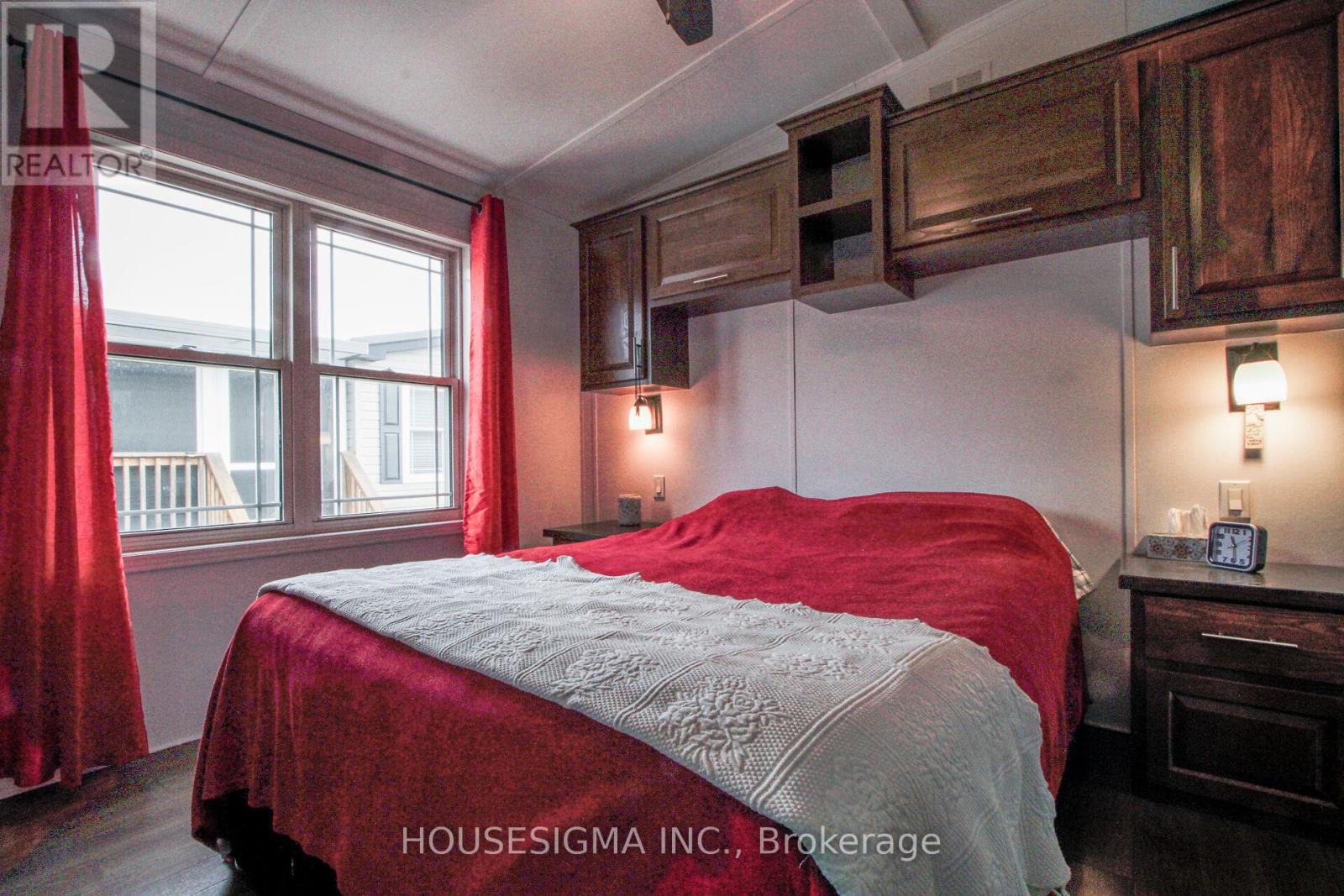 4449 Milburough - 5 Tamarac Line, Burlington, Ontario  L7P 0C5 - Photo 15 - W13016536