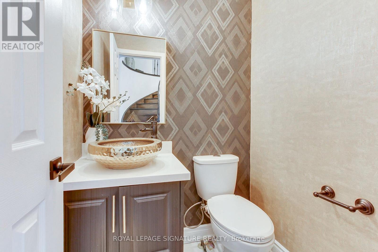 43 Falstaff Crescent, Whitby, Ontario  L1R 1W3 - Photo 23 - E13016324