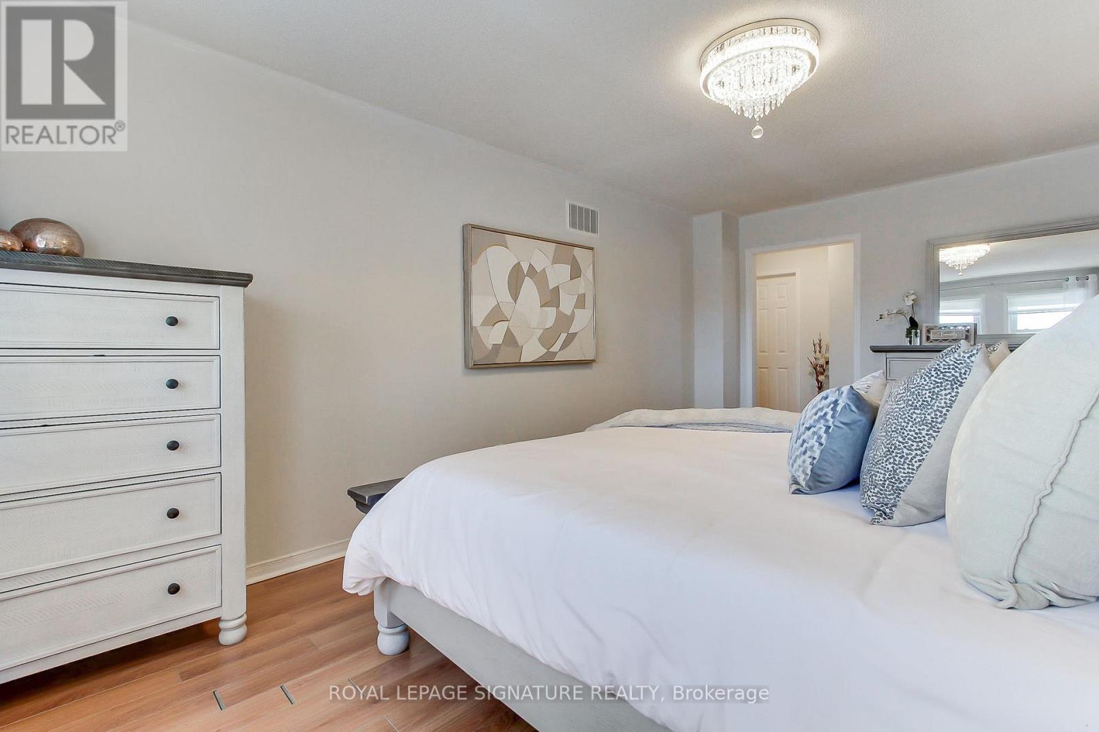 43 Falstaff Crescent, Whitby, Ontario  L1R 1W3 - Photo 29 - E13016324