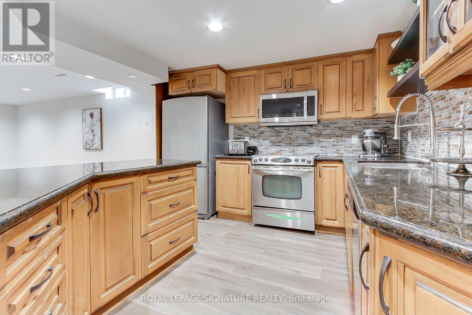 43 Falstaff Crescent, Whitby, Ontario  L1R 1W3 - Photo 41 - E13016324