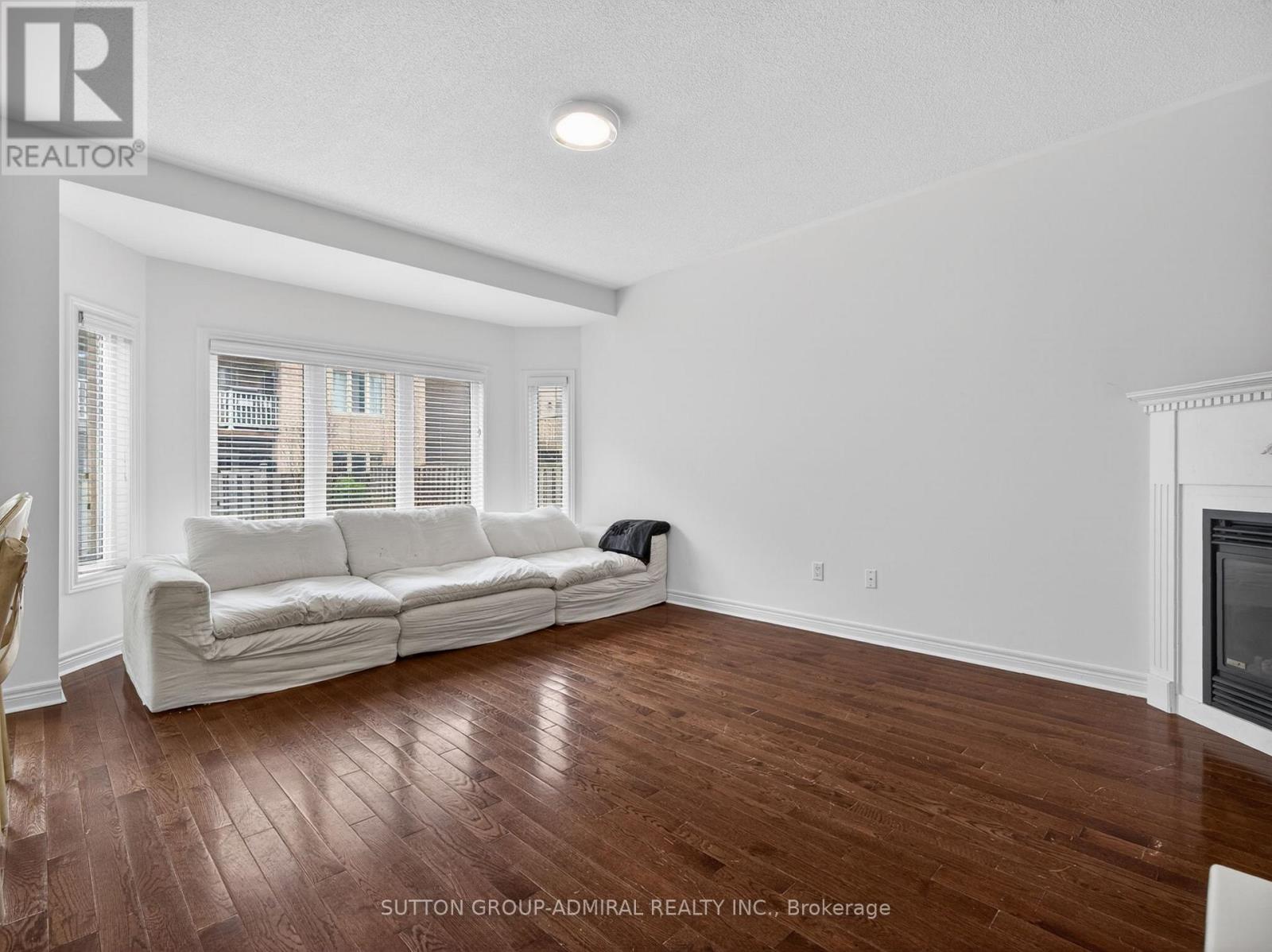 21 Asner Avenue, Vaughan, Ontario  L6A 0W6 - Photo 9 - N12993784